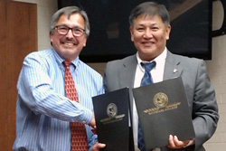 ILTA Moorpark大学サンチェス学長（現Oxnard大学学長）と弊社代表
